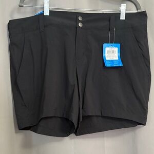 Columbia Women's Black Cargo Shorts